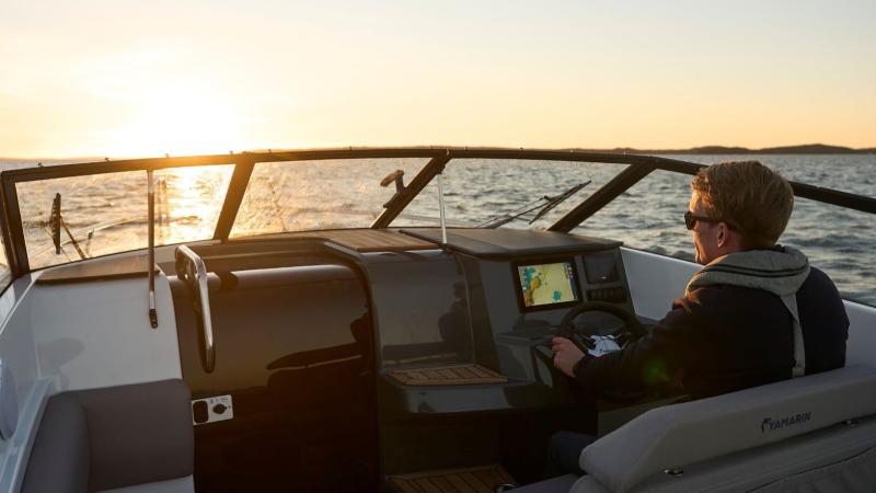 Yamarin 67 Day Cruiser motor boat