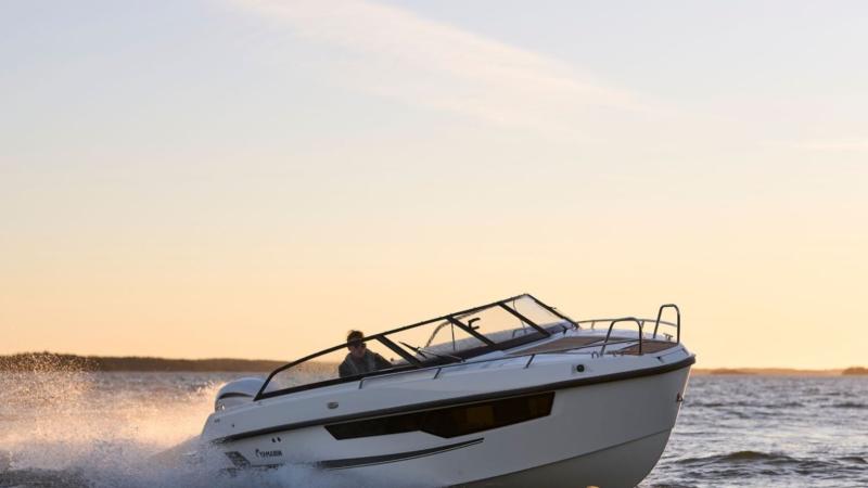 Yamarin 67 Day Cruiser motor boat