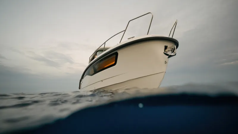 Yamarin Aura Cabin flagship